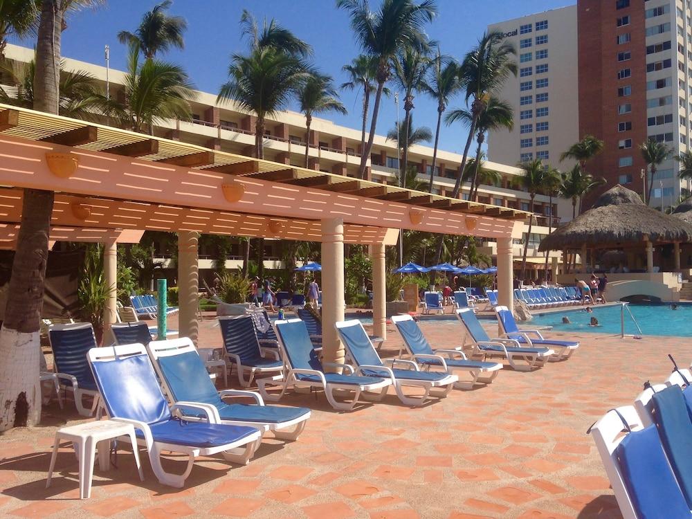 The Palms Resort Of מזטלן מראה חיצוני תמונה